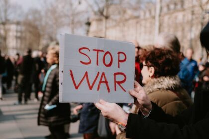 stop war - hentikan perang